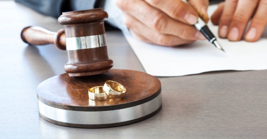 Gabble and divorce rings